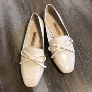 GORGEOUS Cream flats